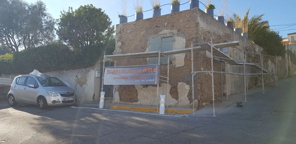 préparation pour façade en crépi à la Ciotat proche de Sanary