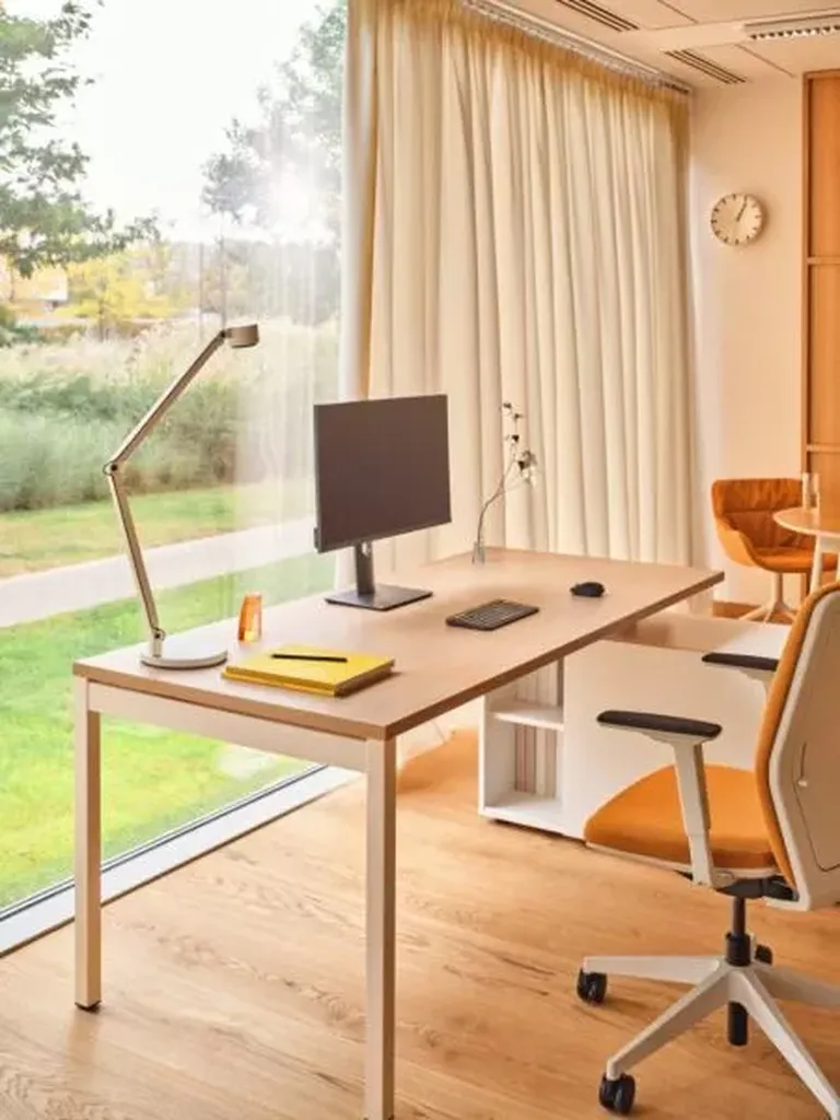 Gamme ULY des bureaux modulaires et ergonomiques pour open space et entreprises dans toute la région PACA