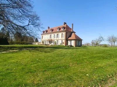 En vente, Propriété du XVIIIème siècle et ses dépendances, sur 2 hectares de terrain, proche de Cormeilles 27260