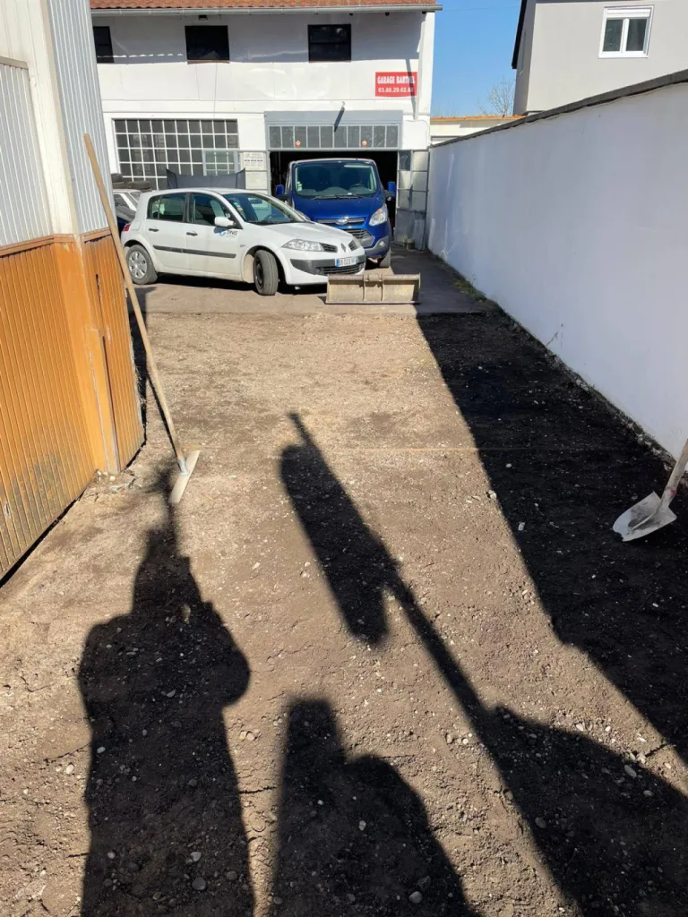 Pose d'enrobé pour garage par l'entreprise CLK à Strasbourg 