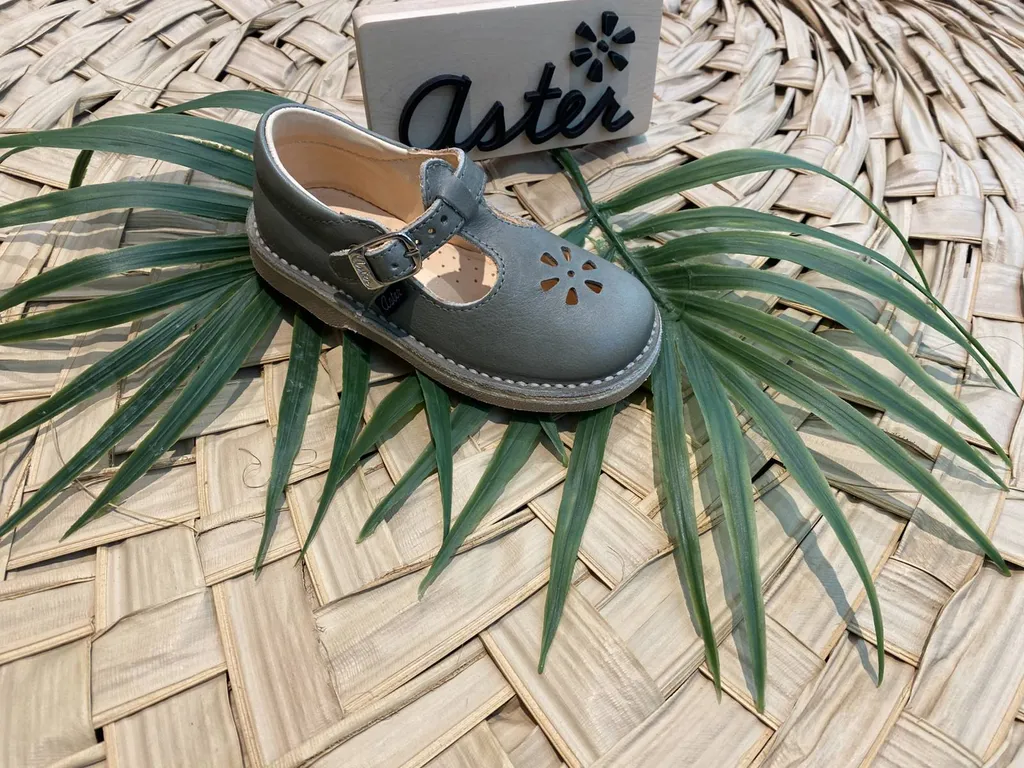 chaussure kaki pour enfants près de Cavignac