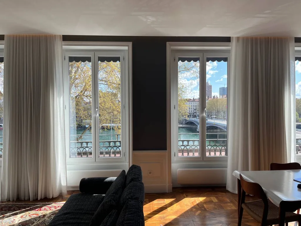 Installation de voilage en tête wave Lyon 2