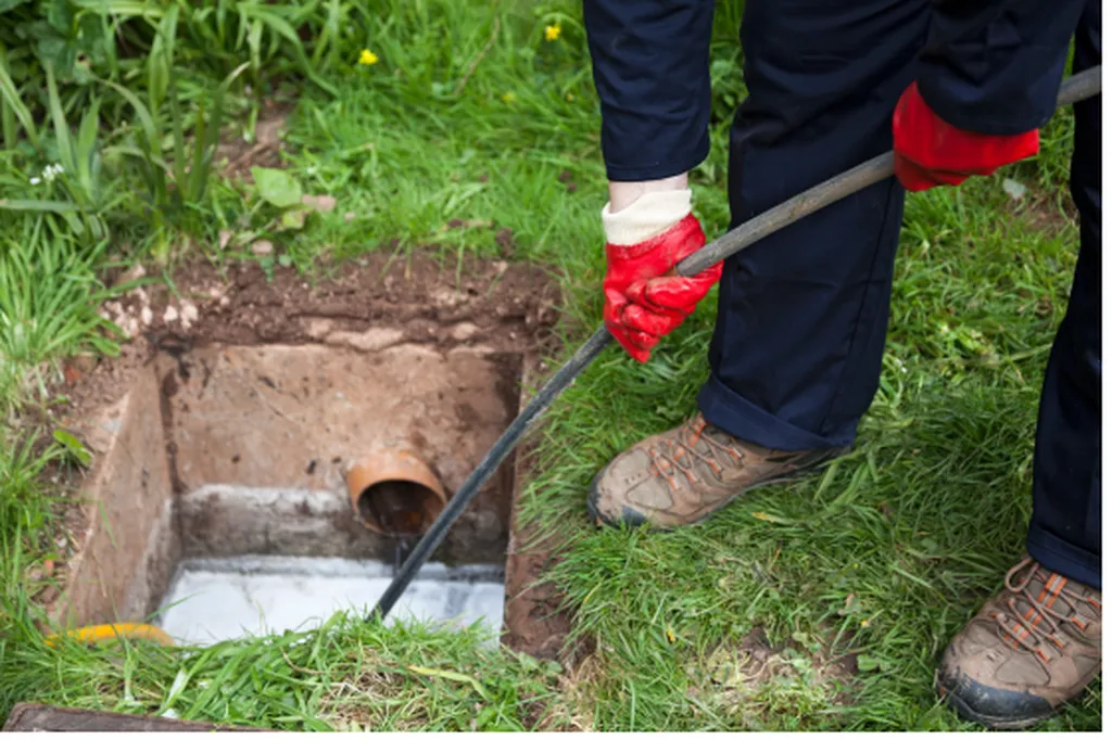 curage de tuyau avant réalisation d'un packer dans maison individuelle Robion Vaucluse 