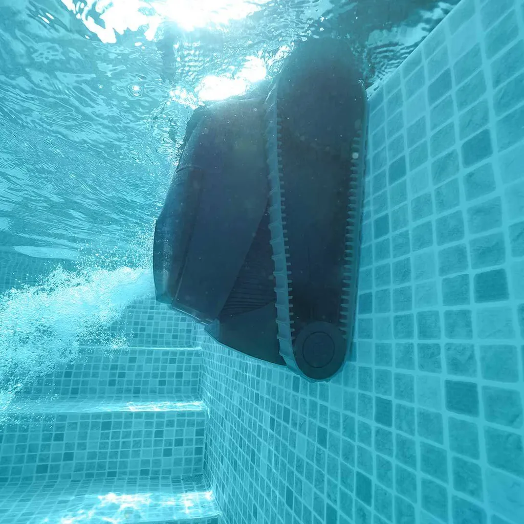 Dolphin LIBERTY 200 - Maytronics - Robot nettoyeur de piscine sans fil - Aquarev' Piscines - Esparron 83560