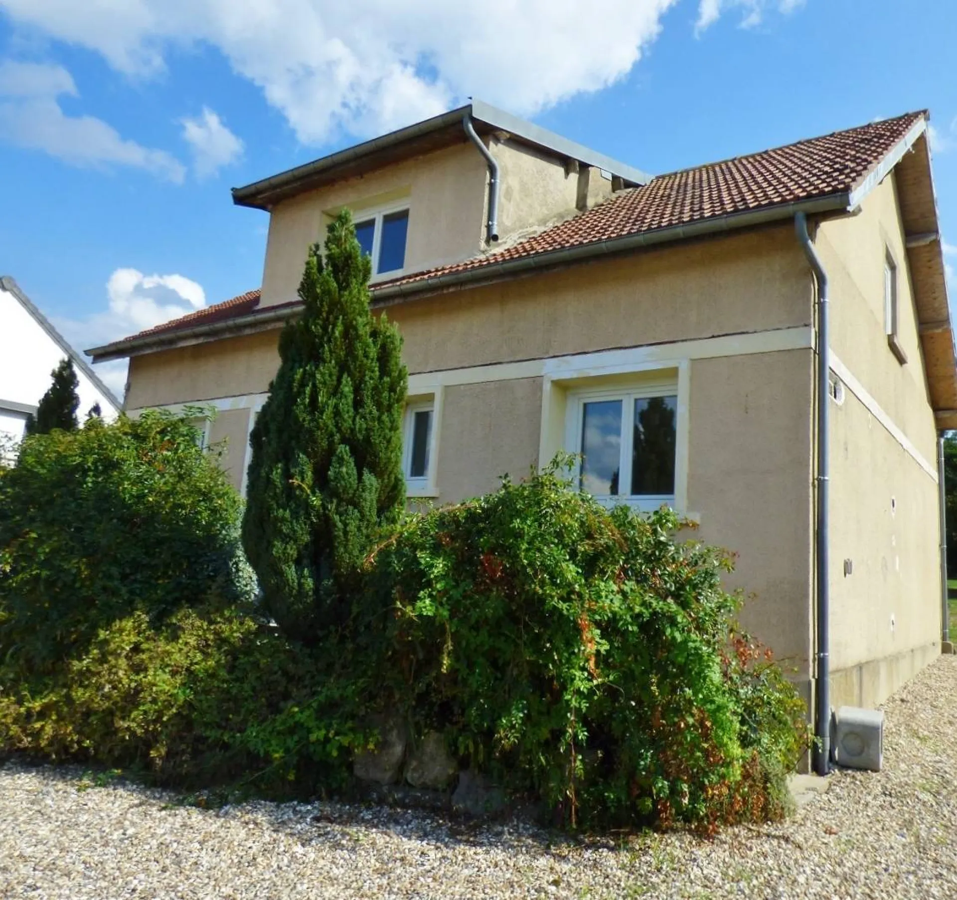 où trouver un pavillon à vendre proche centre commercial de tourville la rivière 76410