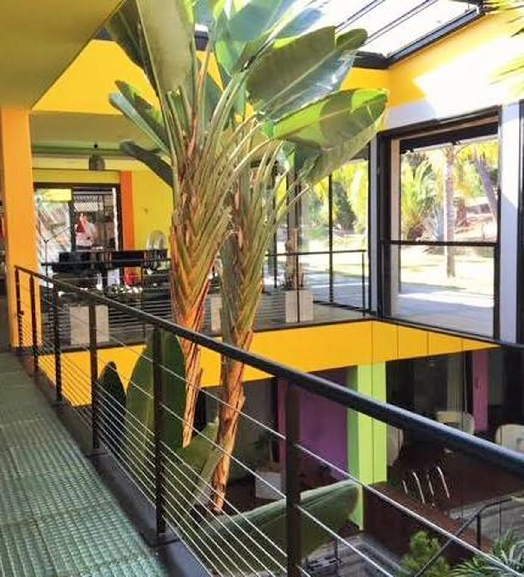 TOUS LES MURS EN PEINTURE ACRYLIQUE FINE TERRE DU MONDE TEINTES PERSONNALISÉES A LA PRESQU’ÎLE DE GIENS DANS LE VAR