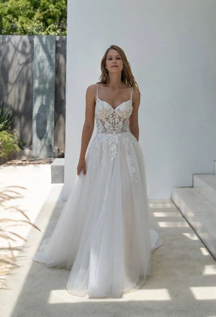 Robe de Mariée Romantique à Bretelles et Corsage Brodé MARSEILLE