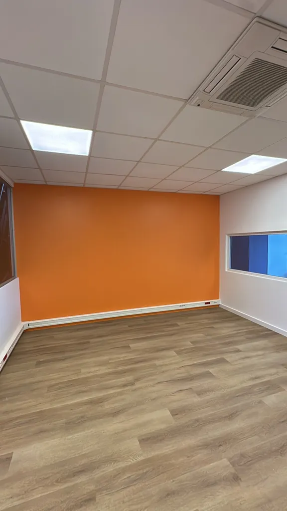 Rénovation complète des bureaux de la société Sapian à Bruges
