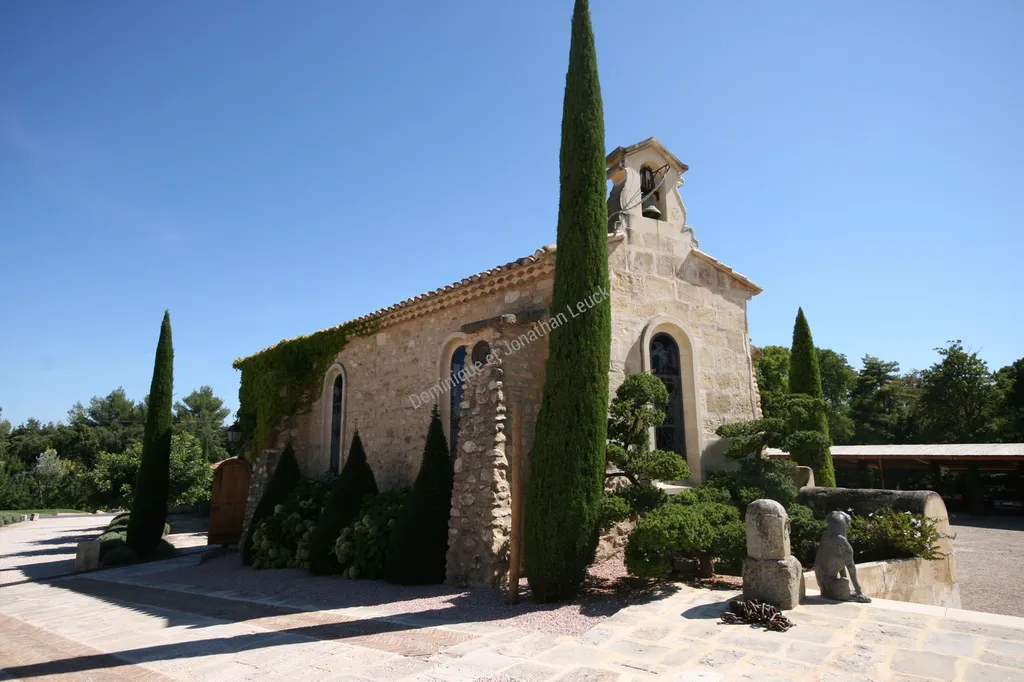 Création d'une chapelle en pierre de Fontvieille