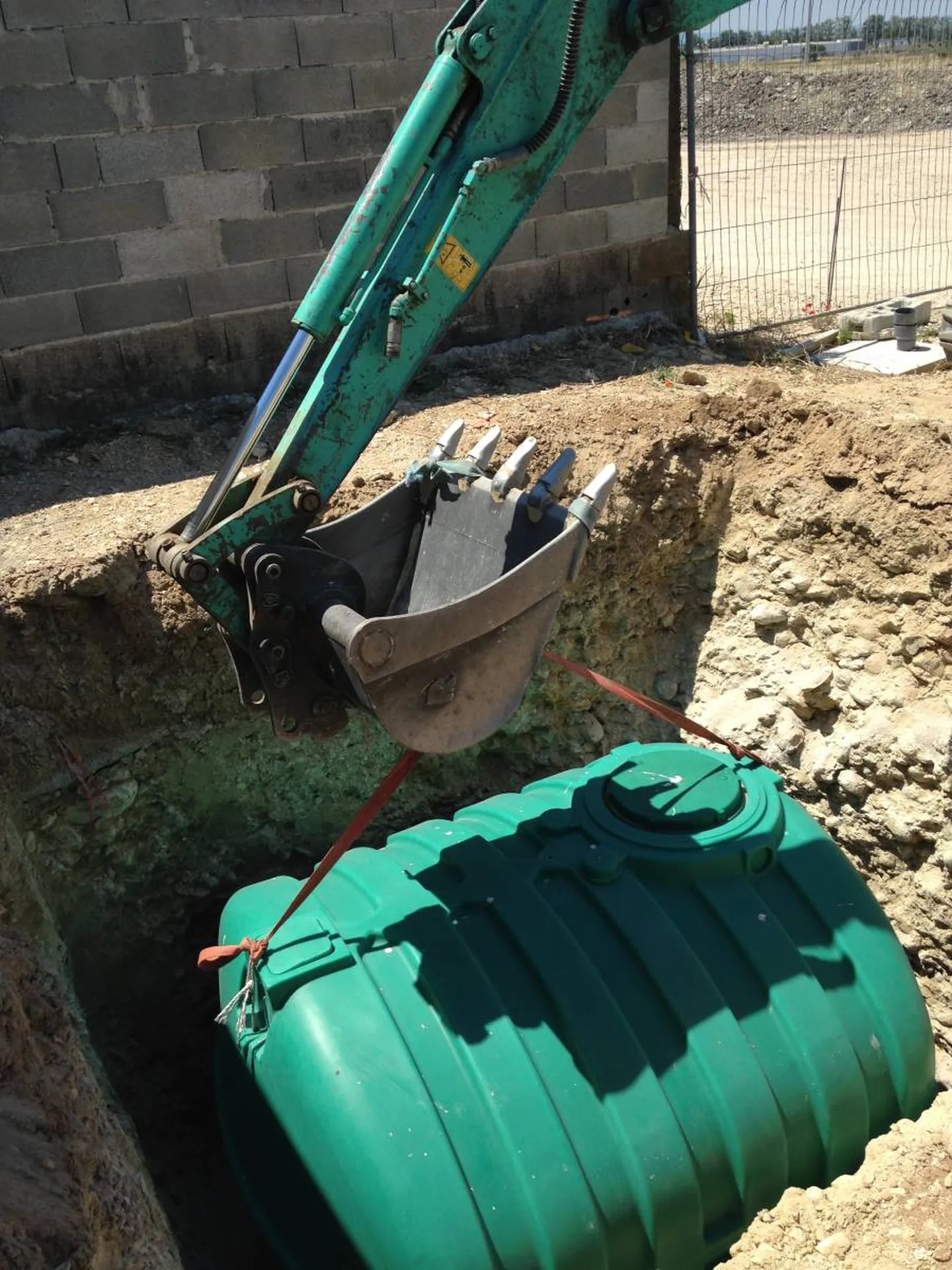 Exemple de chantier d'installation d'une filière autonome près d'Eguilles