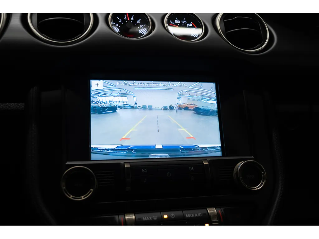 Ford Mustang Shelby GT350 2016 Neuve Série Limitée Bleu Bandes Blanches V8 5.2 Flat Plane Import Canada Livraison Europe