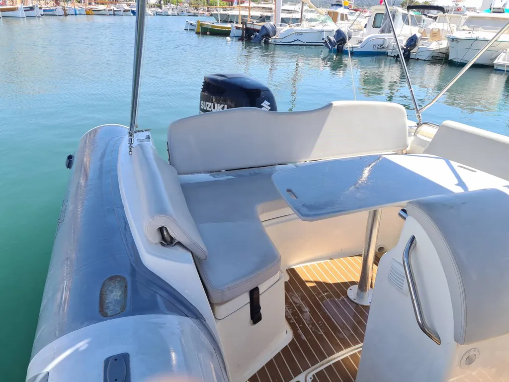 Agence de location de bateaux semi-rigides à Bandol