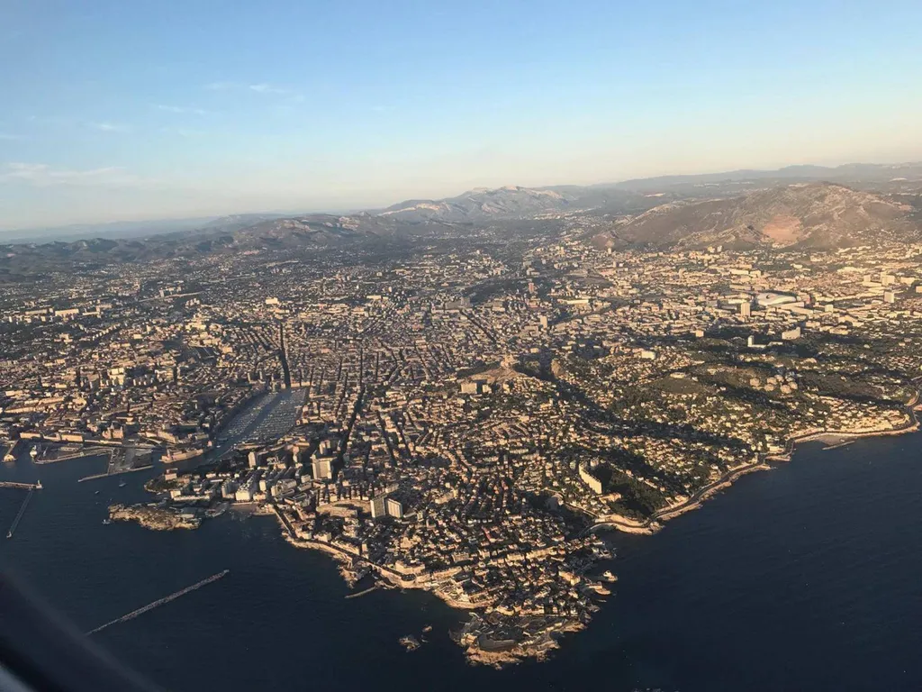 Aéroport de Marignane Aéroport Marseille-Provence, réservation chauffeur privé VTC