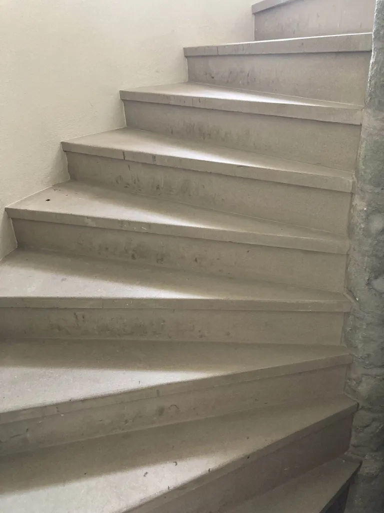 Escaliers et marches en pierre naturelle
