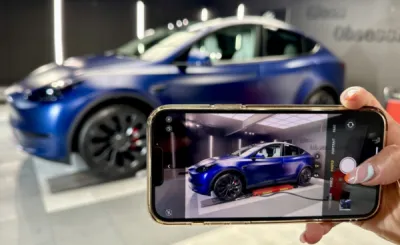Comment protéger sa Tesla model Y neuve des impacts et agressions quotidiennes. préserver sa peinture contre le vieillissement avec un film de protection XPEL 