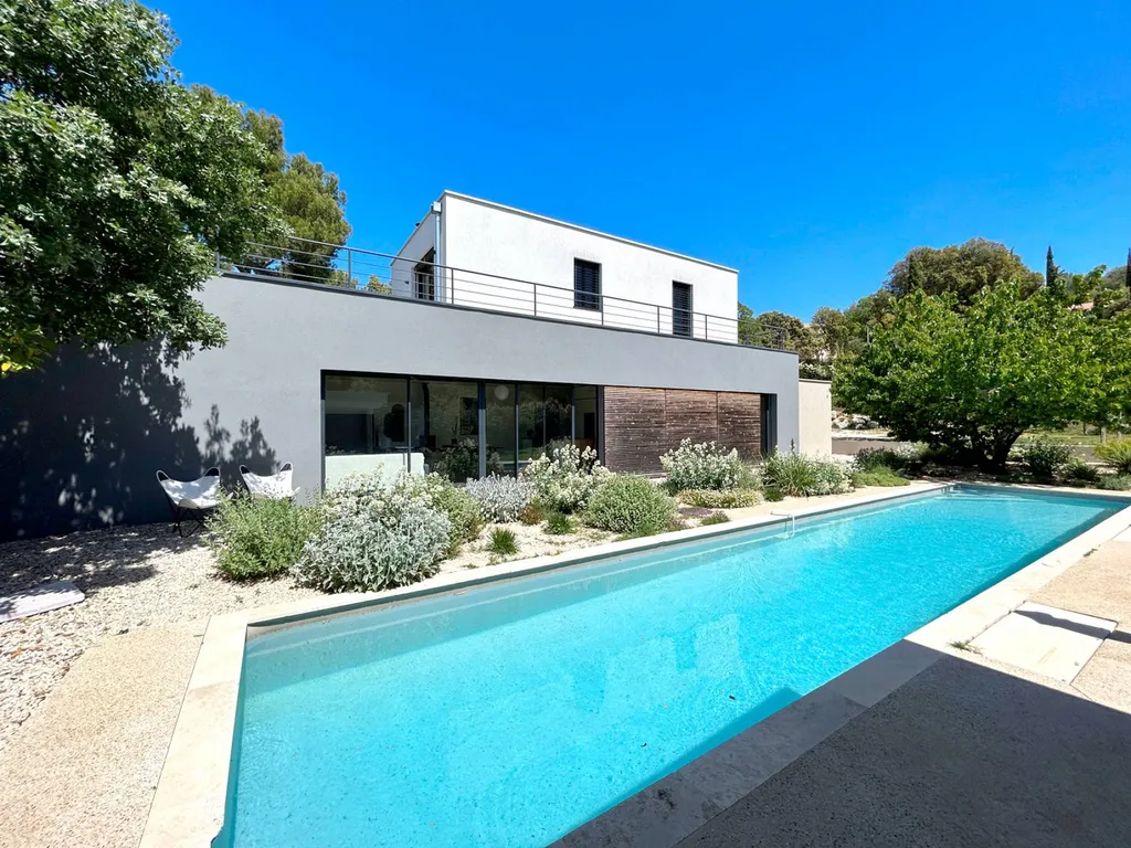 VENASQUE : Maison d'architecte avec vue panoramique   