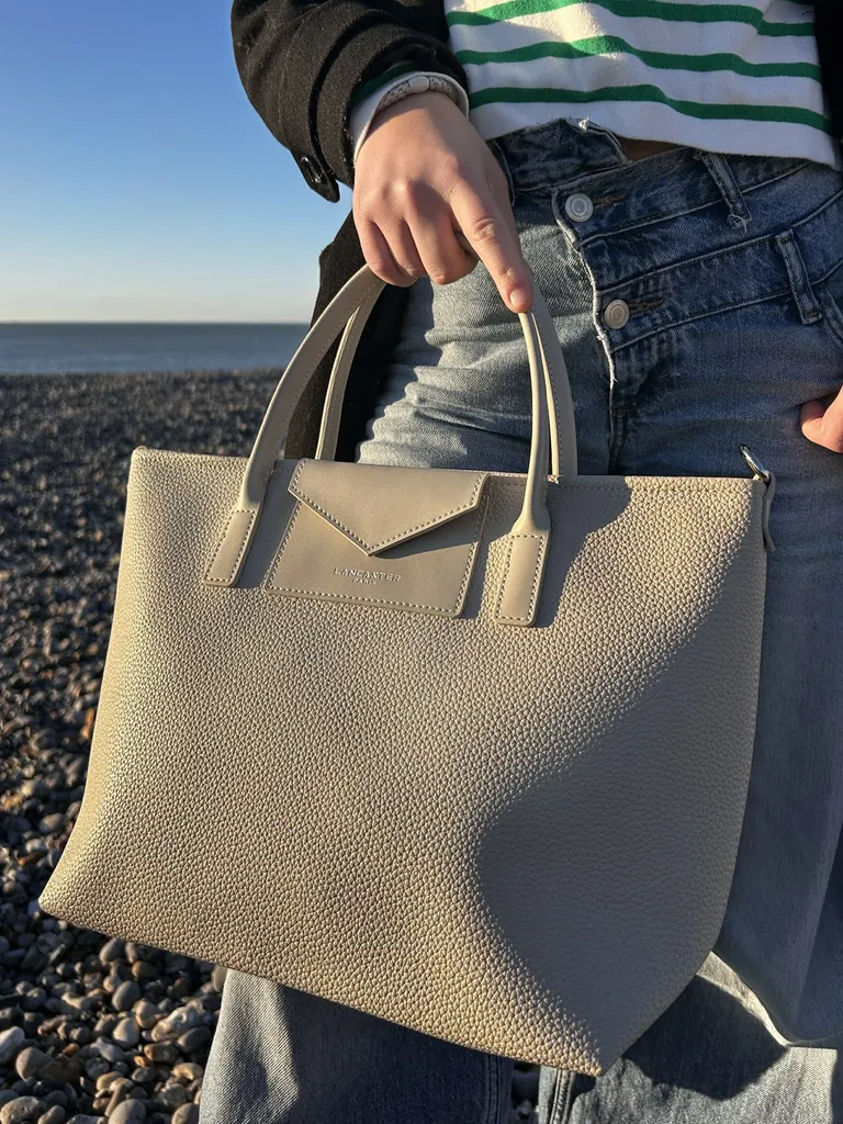 Sac Lancaster couleur ivoire disponible chez Evasion à Eu