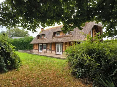 A vendre MAISON NORMANDE type Chaumière, proche commodité, terrain de 1424m² - Région BEUZEVILLE, Eure 27
