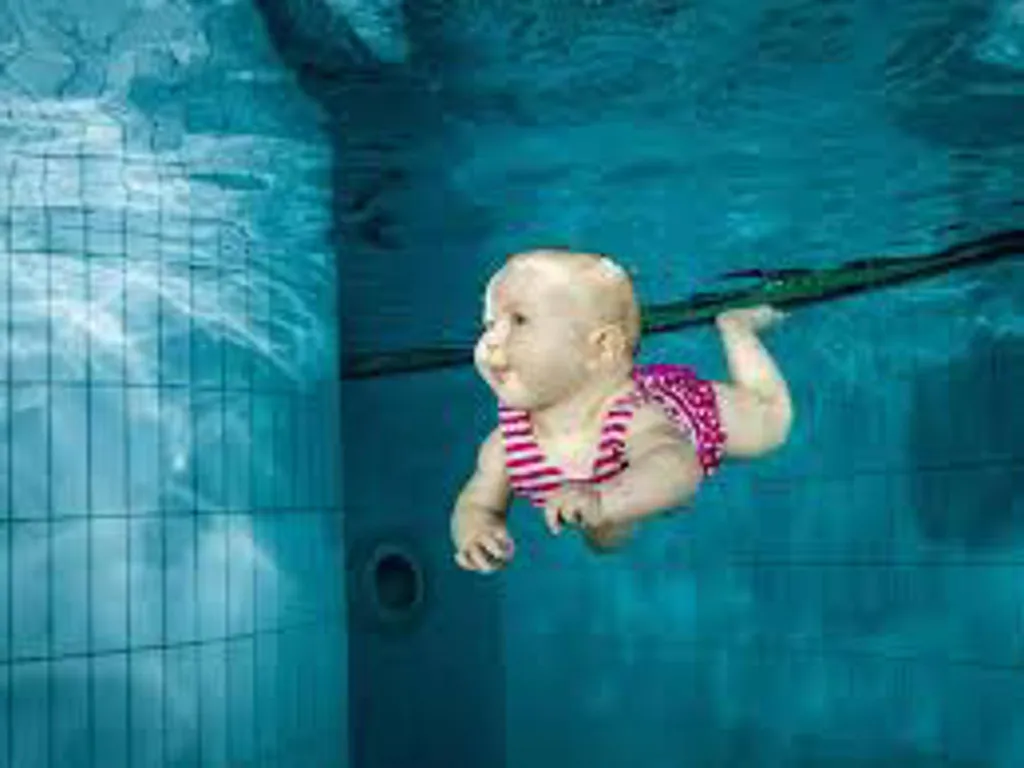 Cours de natation bébé nageur à partir de 4 mois à Bègles