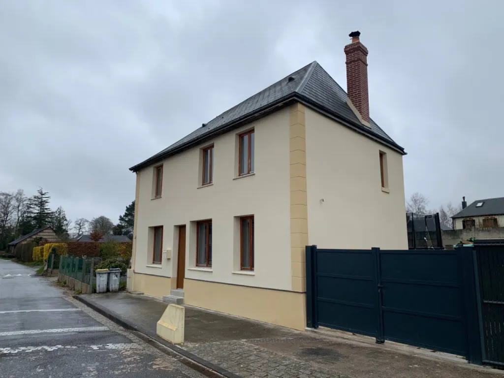 Ravalement de façade enduit projeté maison à Saint Romain de colbosc,  proche Le Havre (76)