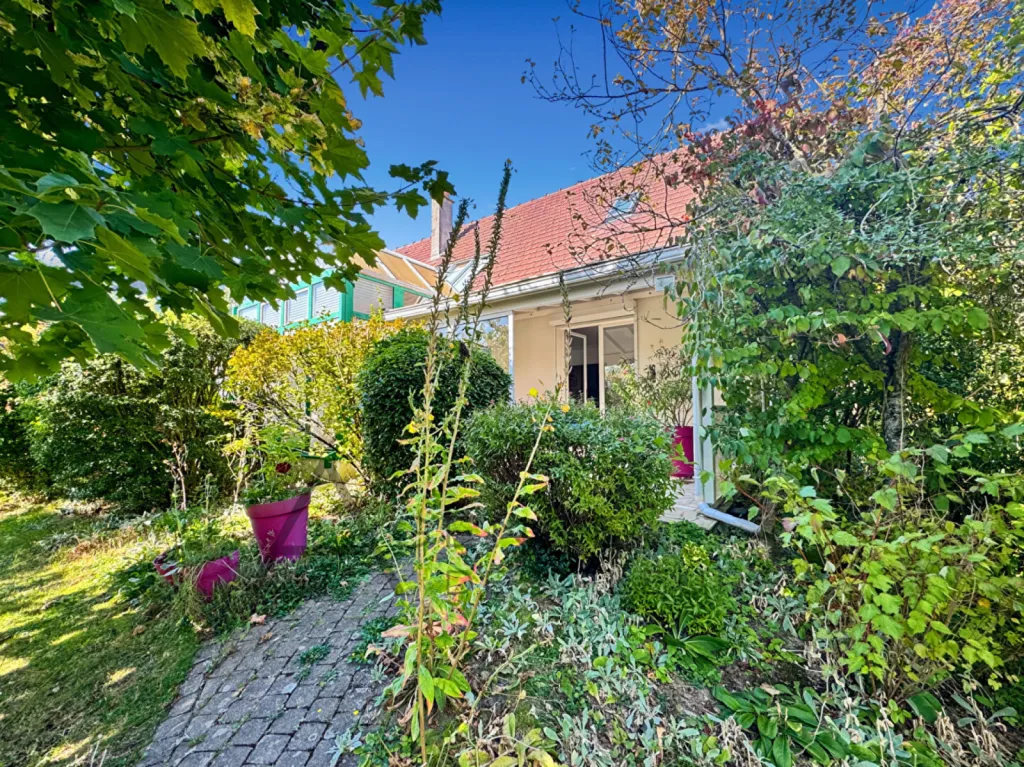 A vendre, maison familiale de 159 m2 sur un terrain de 1509 m2 située à Saint-Pierre-des-Fleurs