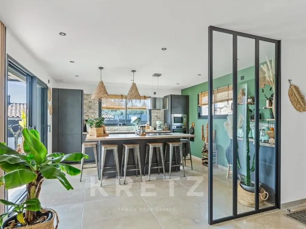 Construction de Villa de Luxe à Manosque : Gros Œuvre, Menuiseries et Finitions de Qualité