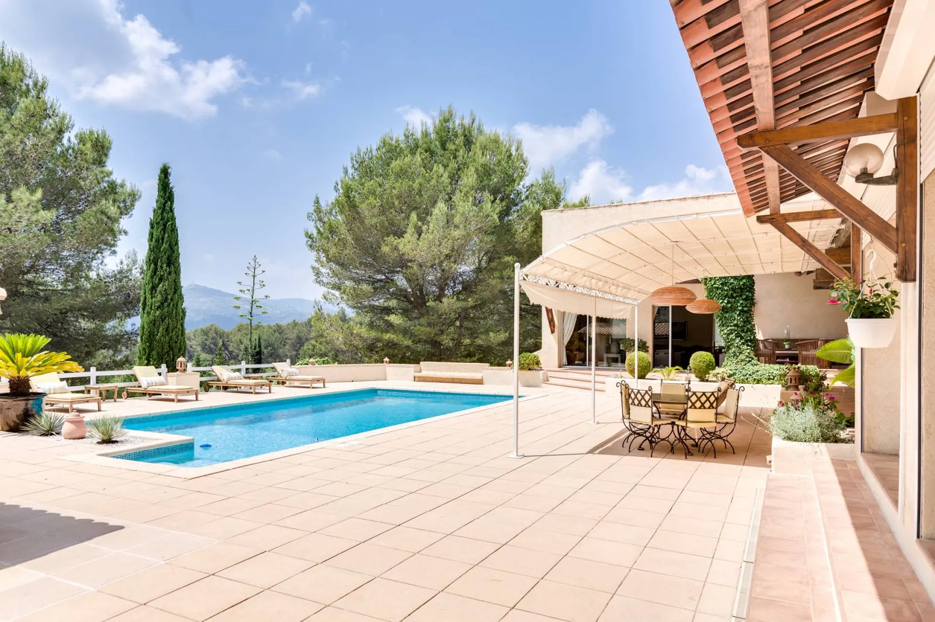 Terrasse plein sud pour cette demeure d'exception