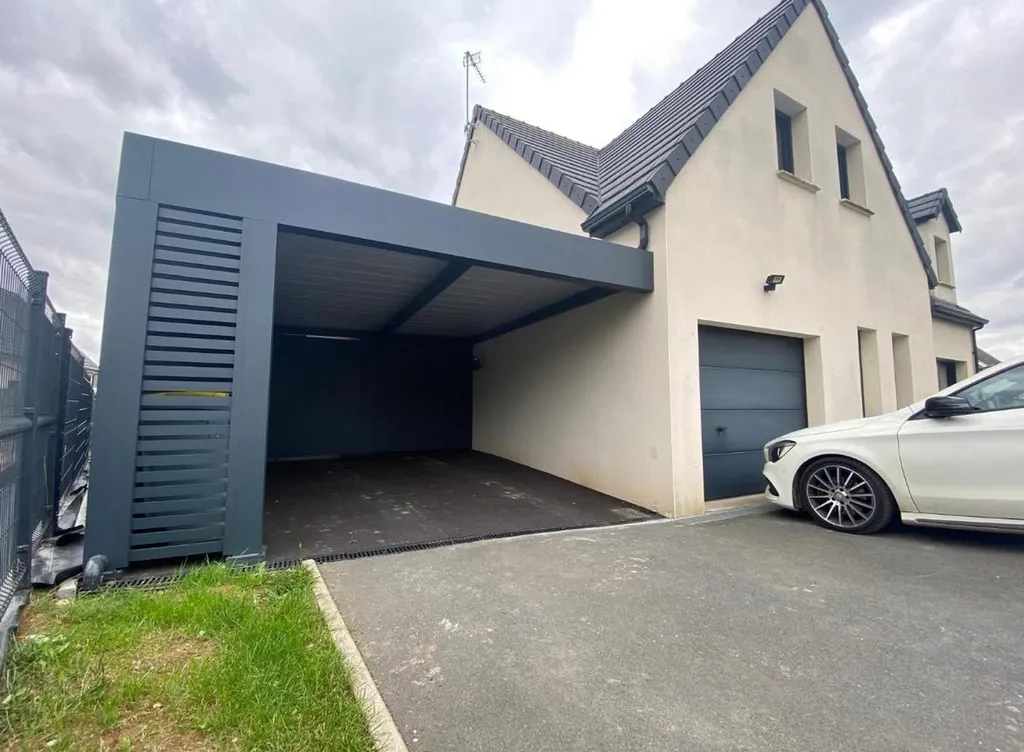 Société expérimentée dans la pose de carport en aluminium résistant au Havre et ses alentours 76 : carport fermés, ouverts, attenants, autoportants, avec ou sans portillons.