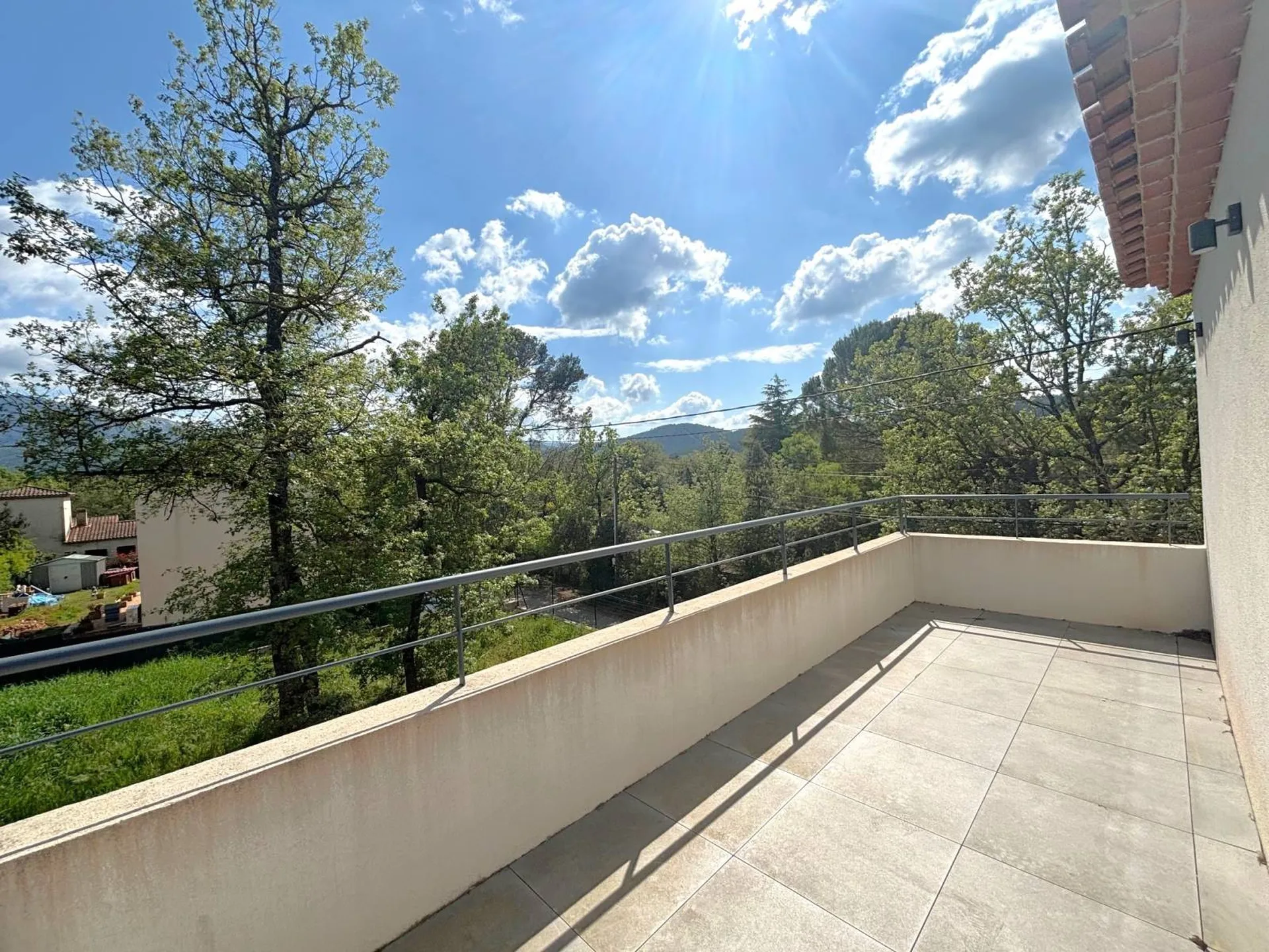 Au calme maison à vendre à Nans les Pins