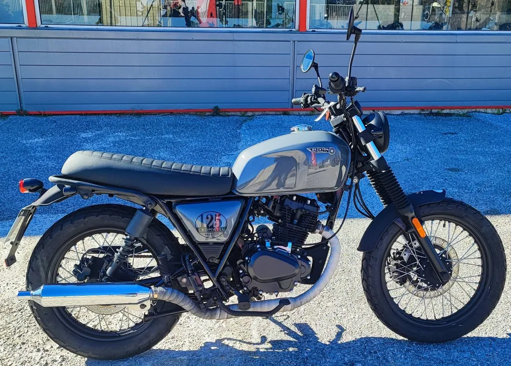 BRIXTON CROMWELL 125 DU 06/2023 AVEC 2050 KM.