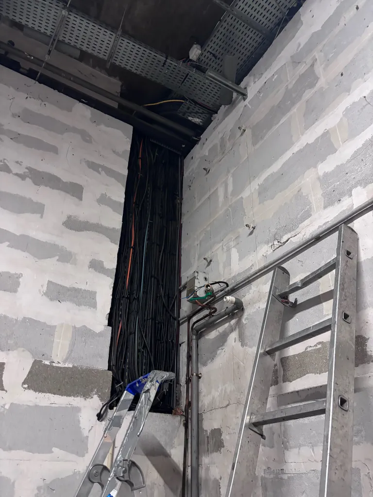 Remplacement d’un chauffe-eau électrique Atlantic 150 litres dans un commerce parisien

