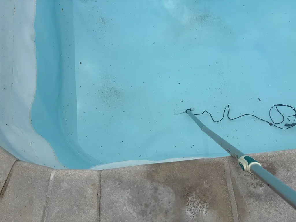 Détection de fuite sur piscine enterrée liner, piscine en eau et sans vidange