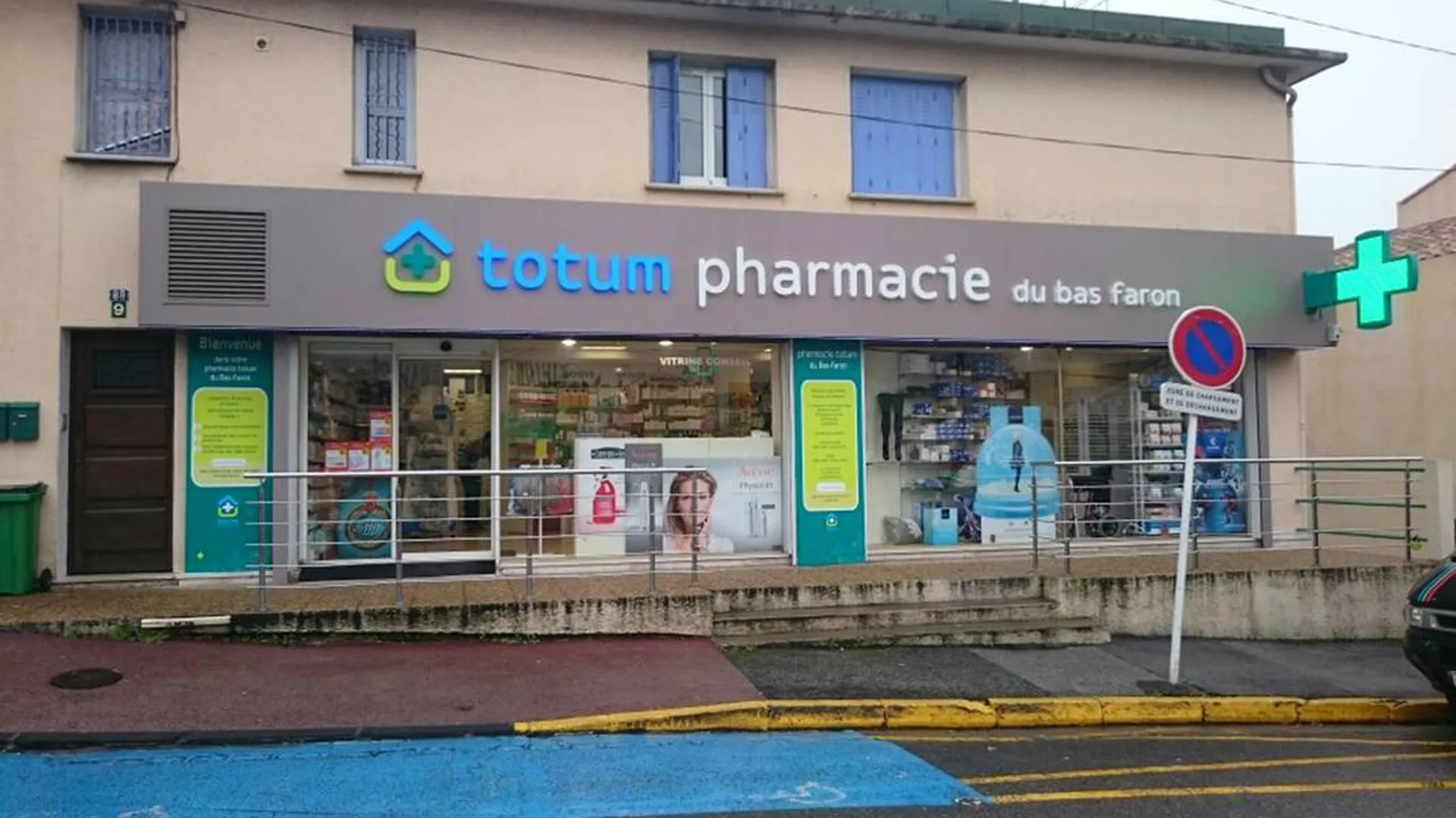 enseigne lumineuse pharmacie toulon