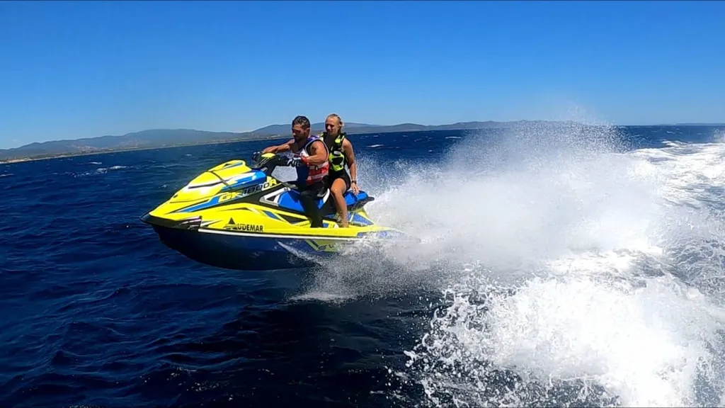 Location Jet-ski Yamaha GP 1800 SVHO dans notre base nautique à Hyères