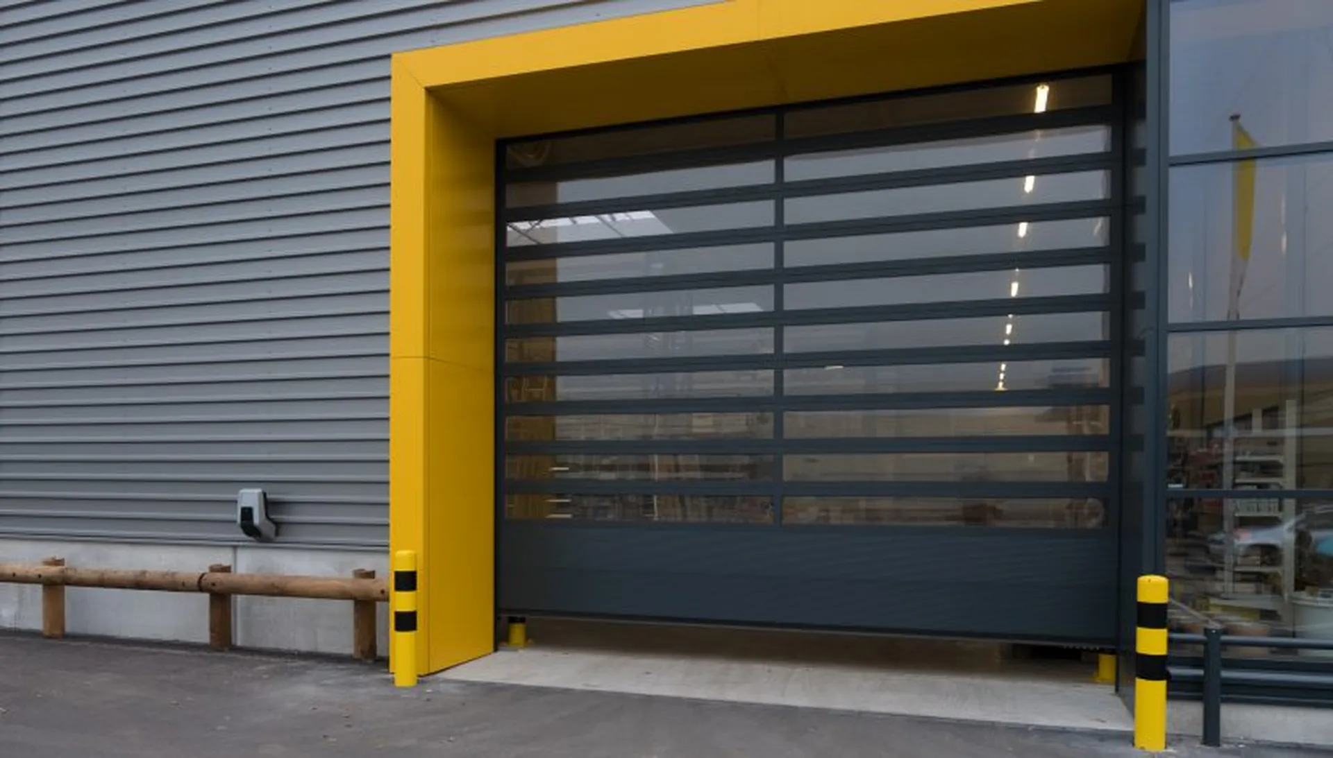 porte sectionnelle ultra rapide spirale pour concession automobile