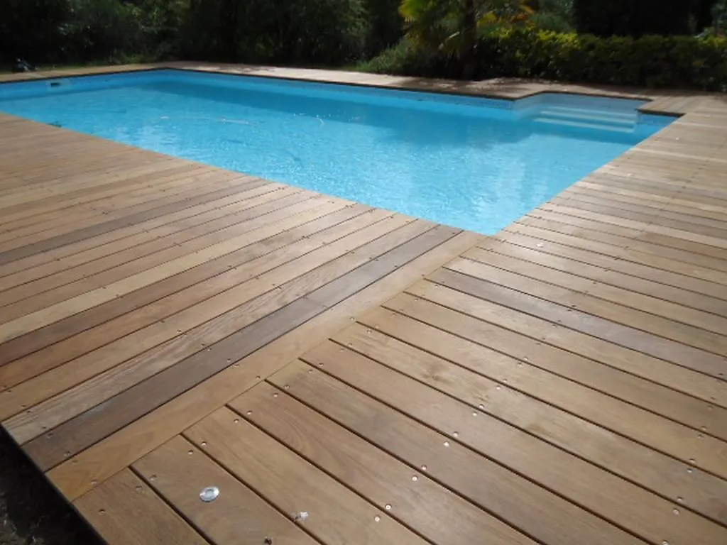 Réalisation d'une terrasse en bois exotique Ipé Saint Loubés
