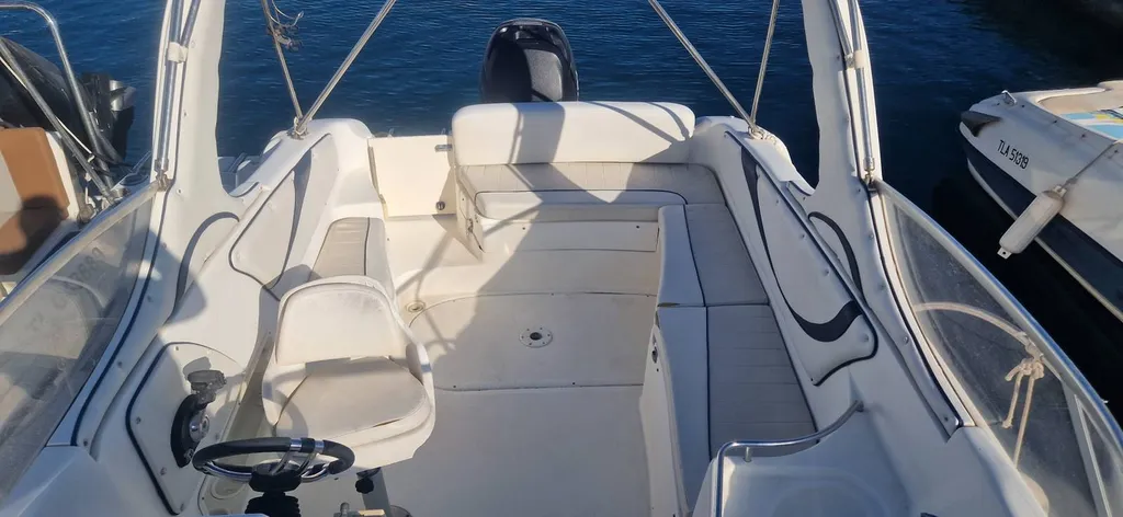 A vendre d'occasion Saver 650 cabin à Bandol