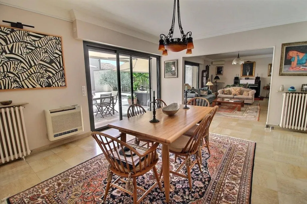Maison rénovée avec piscine et garage - Pessac Centre à vendre