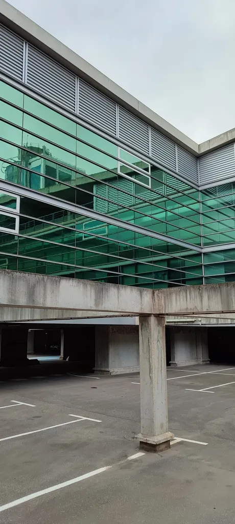 Films solaires anti chaleur haute protection uv pour façade vitrée d'entreprise afin d’améliorer confort thermique proche de Marignane