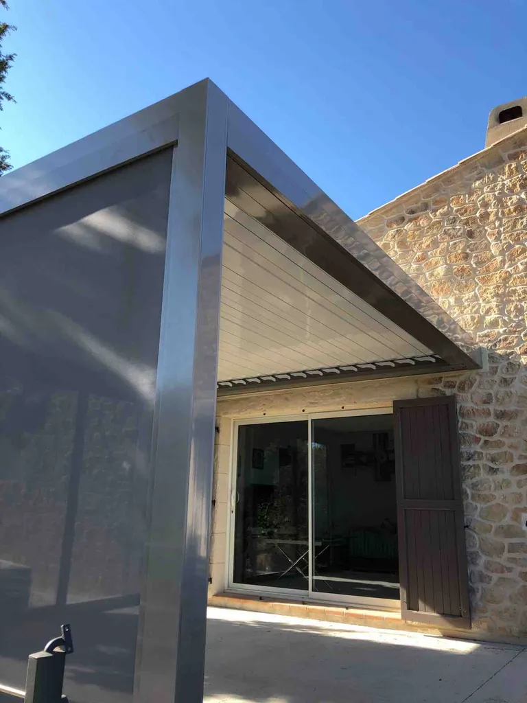 Mise en place d’une pergola bioclimatique Sausset les Pins