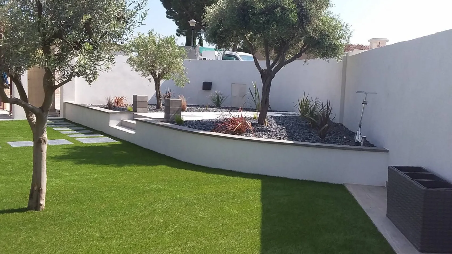 Pose de gazon artificiel autour d une piscine