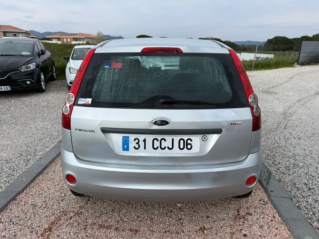 FORD FIESTA 1.4 TDCI 70CV 1er main 
5 PORTES 
