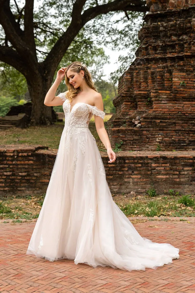 Robe de Mariée Bohème avec Manches Tombantes et Dentelle Romantique Aix-en-Provence