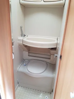 VENDU CARAVANE CARAVELAIR AMBIANCE 390