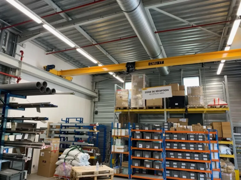 Pont roulant de capacité 1T pour la manutention de barres de titane