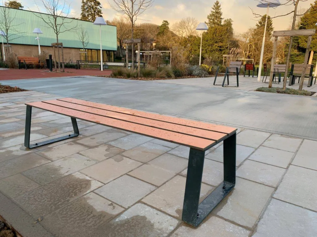Banc HPL à Beynost