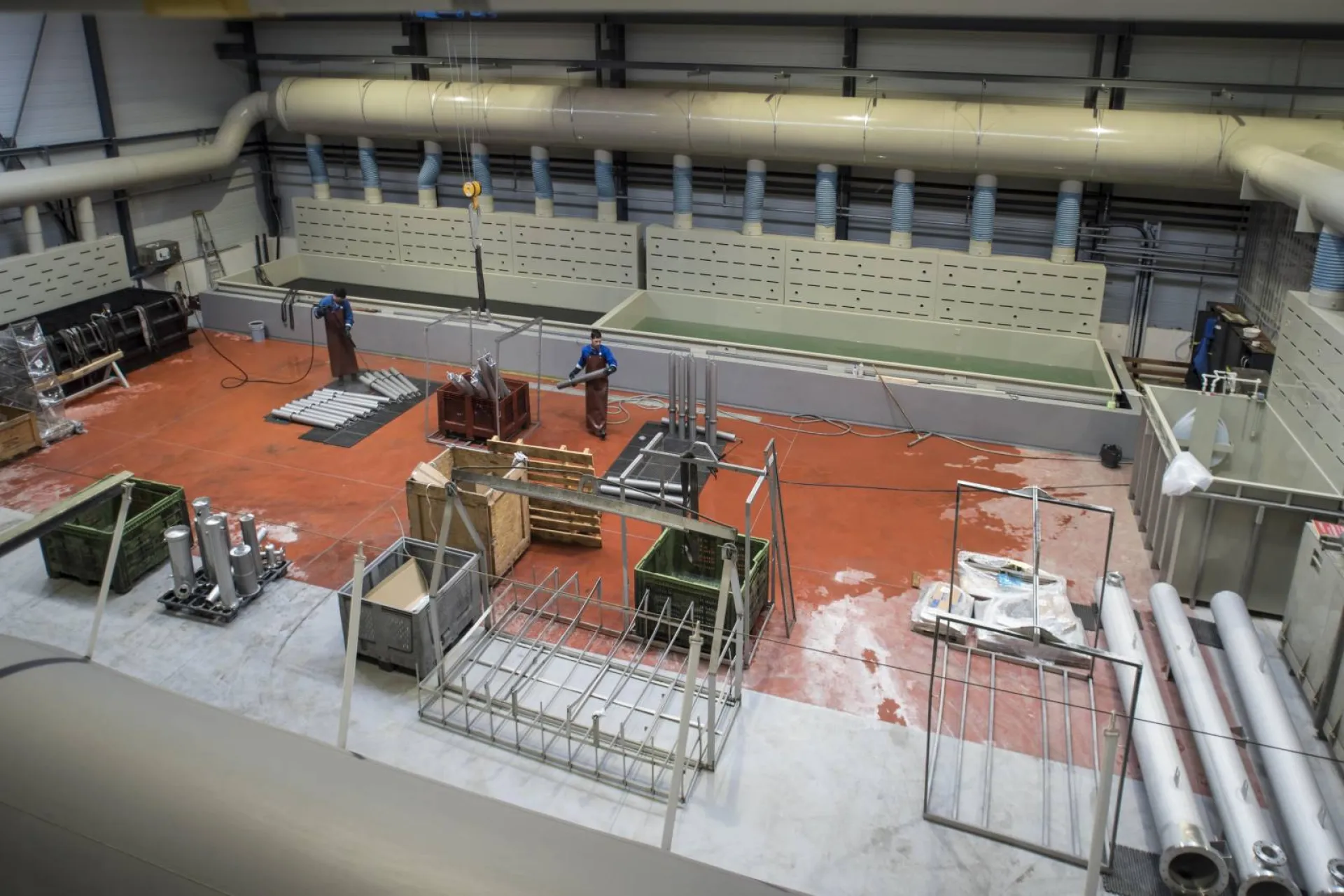 Spécialiste du traitement chimiques des métaux en inox retrouvez une grande capacité d'accueil chez DBP MAYET proche de Lyon