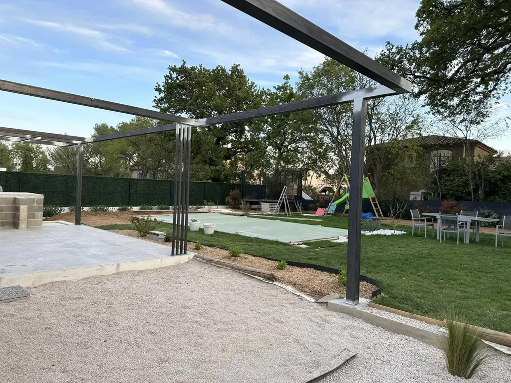 artisan ferronnier pour pergola sur mesure aix en provence