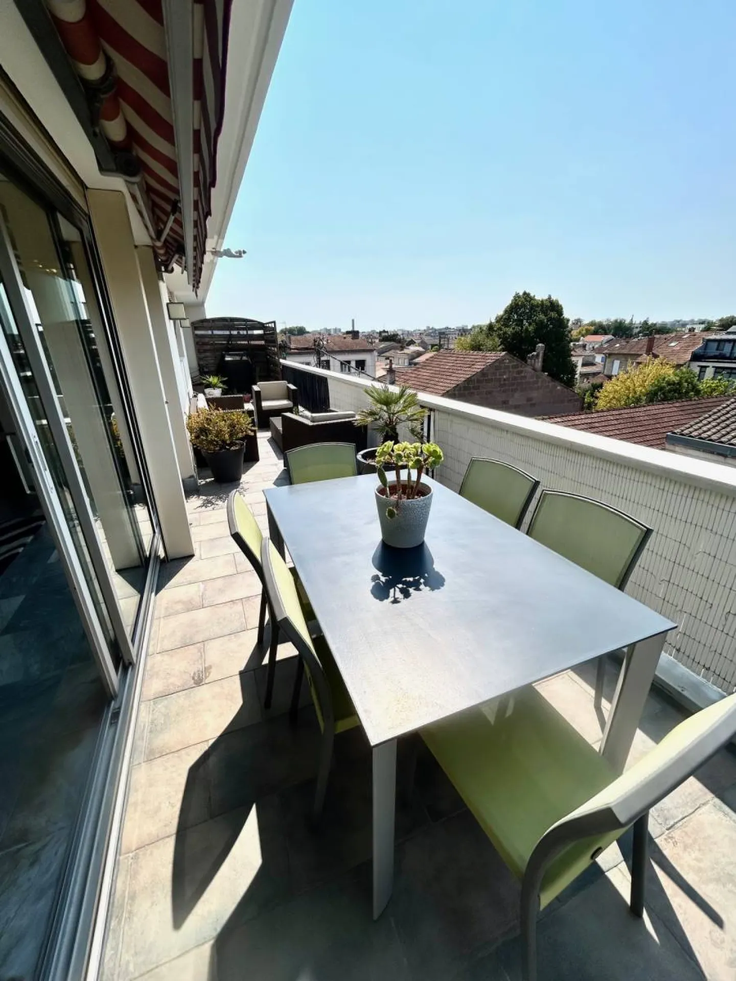 Agréable appartement T4 dernier étage avec terrasse Bordeaux Caudéran  