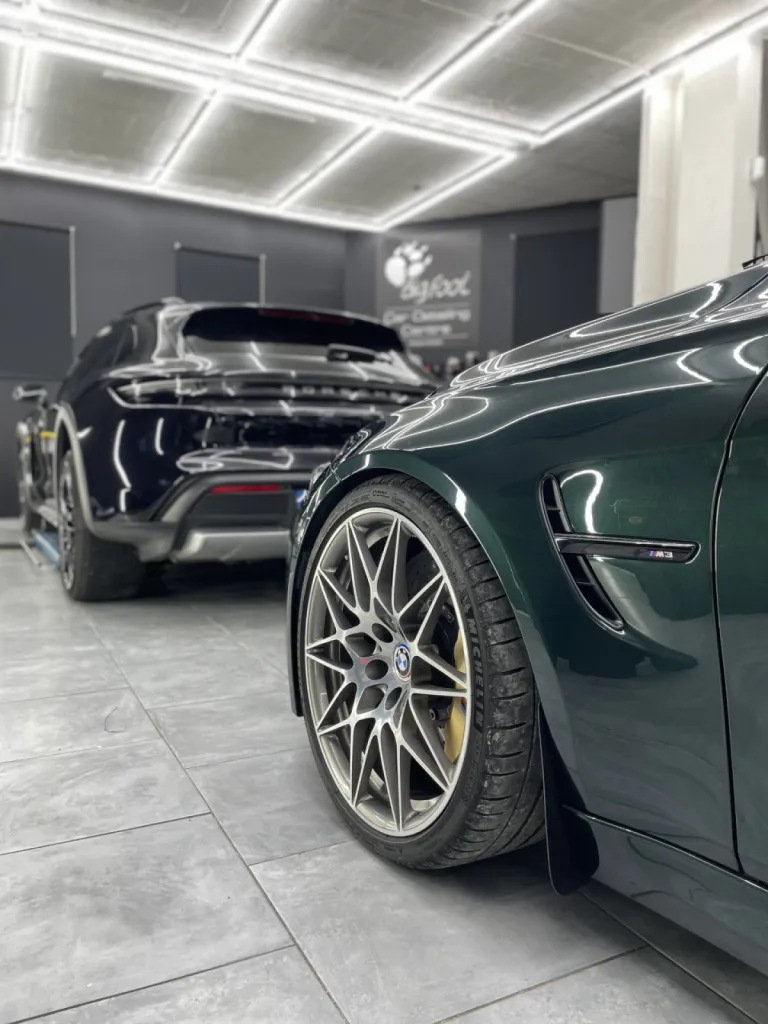 Préparation et la pose de protection céramique complète Gtechniq (carrosserie,jantes, vitrage) d'une BMW M3 compétition à Mougins près d'Antibes
